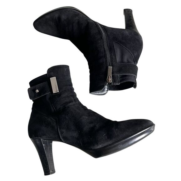 AQUATALIA Black Suede Ankle Boots Booties Stacked Heel Zippered Womens Size 8.5 - Picture 10 of 10
